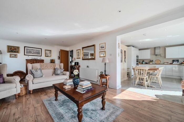 2 Bedroom Detached Bungalow For Sale In Old Farm Close, Bracklesham Bay, PO20
