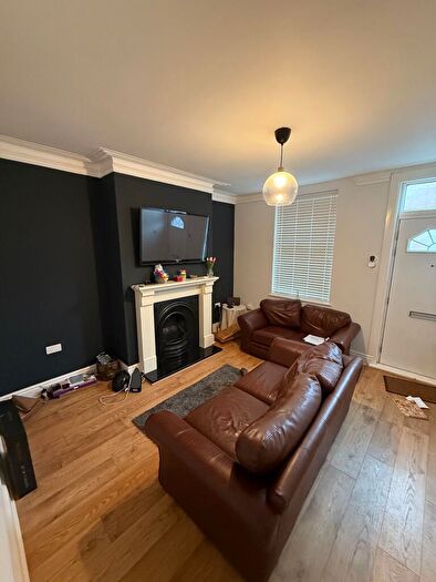 3 Bedroom House To Rent In Burley Lodge Road, Leeds, West Yorkshire, LS6