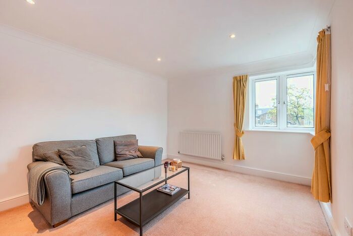 1 Bedroom Flat To Rent In Rubens Place, London, SW4