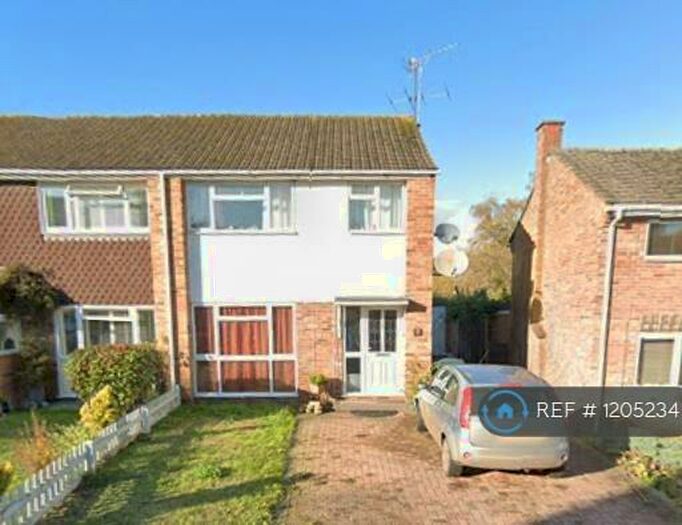 3 Bedroom Semi-Detached House To Rent In Brill Close, Caversham, Reading, RG4