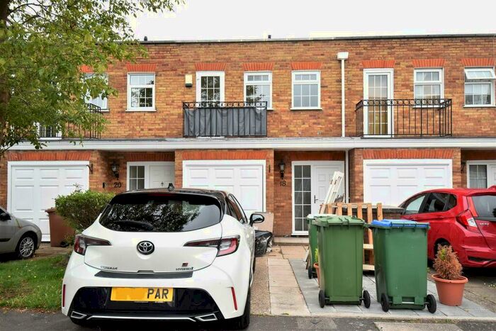3 Bedroom Terraced House To Rent In Gainsborough Square, Bexleyheath, DA6