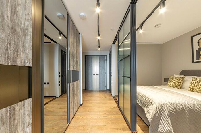 Apartment To Rent In Hewett Street, London, EC2A