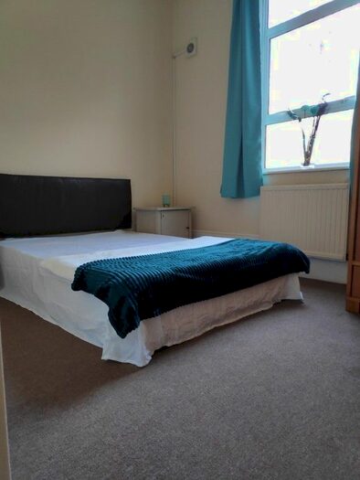 1 Bedroom Flat To Rent In Oxford Road, London, W5
