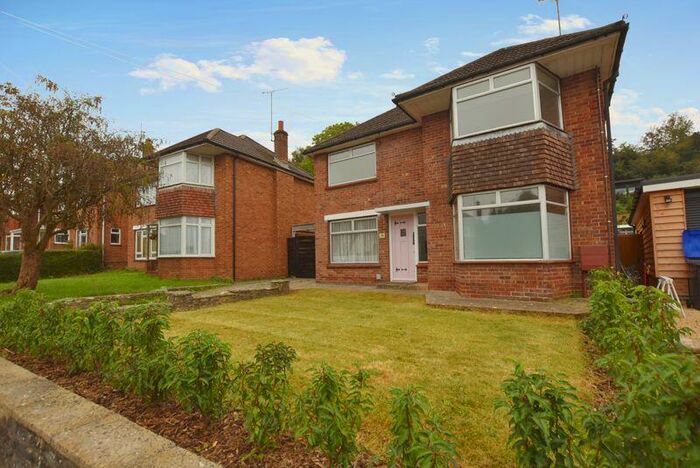 3 Bedroom Detached House To Rent In Balmoral Road, Salisbury, SP1
