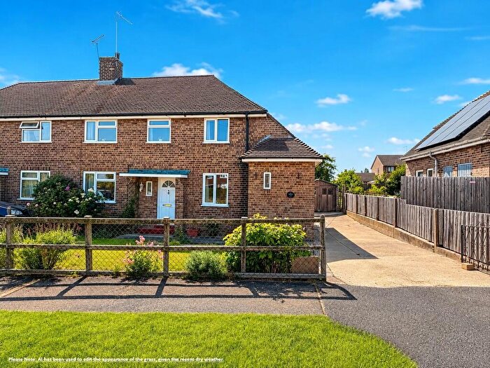 3 Bedroom Semi-Detached House For Sale In The Crescent, Morton, PE10