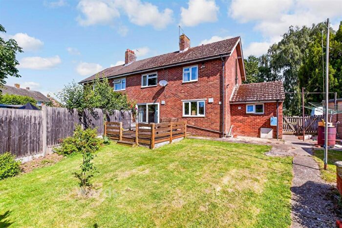 3 Bedroom Semi Detached House For Sale In Horseshoes Lane, Langley, Maidstone, Kent, ME17