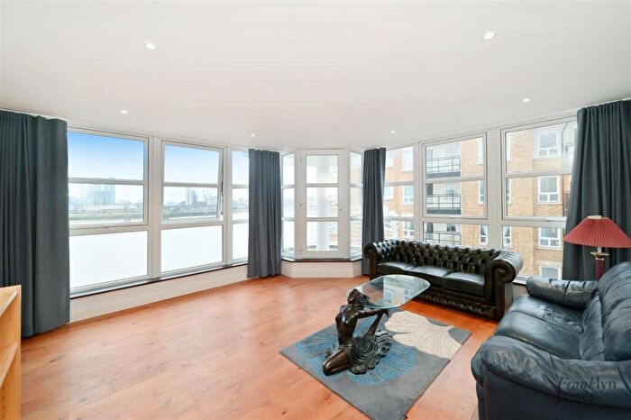 2 Bedroom Apartment To Rent In Pierhead Lock, Manchester Road, E14