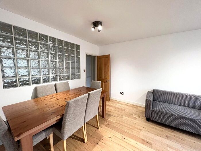 1 Bedroom Flat To Rent In Pert Close, Muswell Hill, London, N10