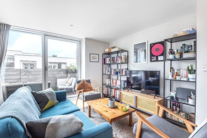 2 Bedroom Flat For Sale In Merryweather Place, Greenwich, SE10