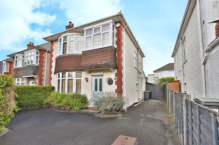 3 Bedroom Detached House For Sale In The Grove, Bournemouth, Dorset, BH9