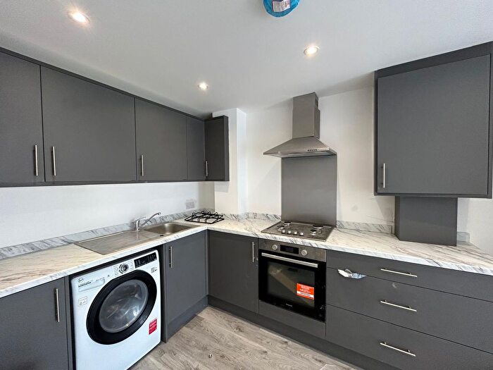 1 Bedroom Flat To Rent In Barge Drive, UB2