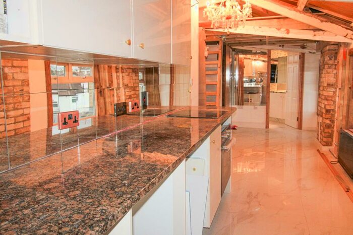 Apartment To Rent In Bert Road, Thornton Heath, CR7