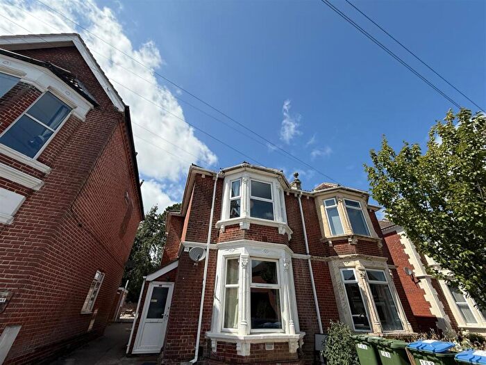 3 Bedroom Apartment To Rent In Gordon Avenue, Southampton, SO14