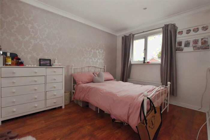 4 Bedroom Detached House For Sale In Sorrel Drive, Hull, HU5