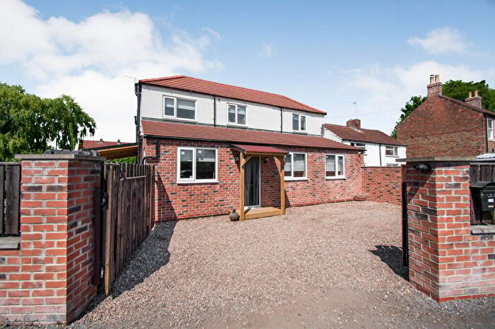 4 Bedroom Link Detached House For Sale In Cheapsides Lane, Gilberdyke, Brough, HU15