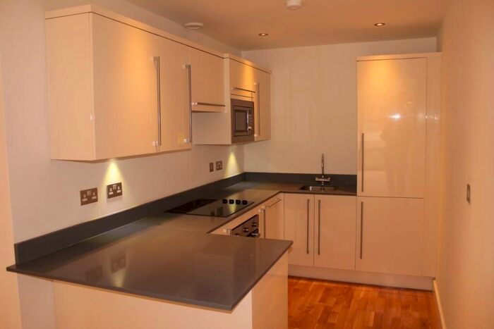2 Bedroom Flat To Rent In Catteshall Lane, Godalming GU7