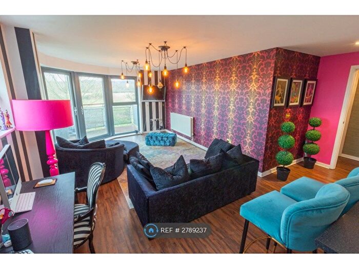 2 Bedroom Flat To Rent In Bush House, London, SE18