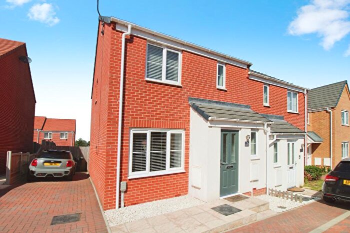 3 Bedroom Semi-Detached House For Sale In Hornbeam Close, Gt Blakenham, IP6