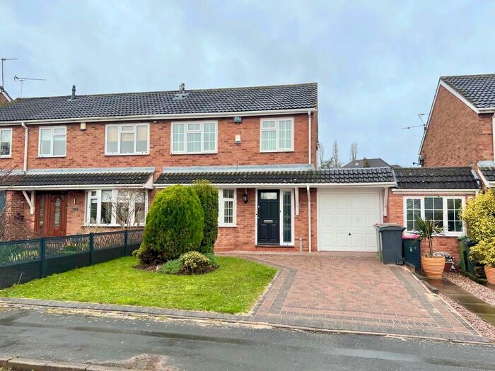 3 Bedroom Semi-Detached House To Rent In Temple Way, Coleshill, Birmingham, B46