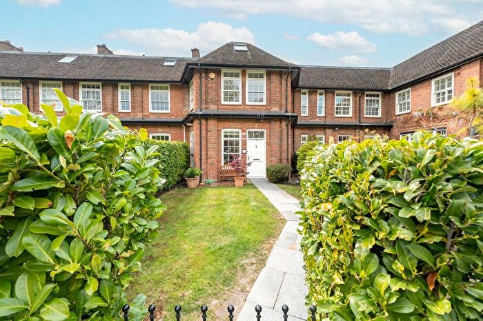4 Bedroom Terraced House For Sale In The Park, Carshalton, SM5
