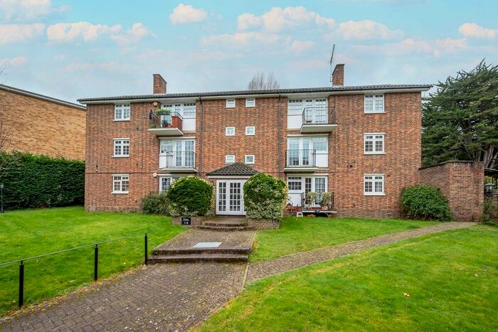 2 Bedroom Flat To Rent In Southfields Court, Southfields, London, SW19