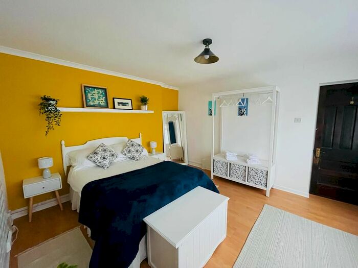 4 Bedroom Semi-Detached House To Rent In Glenville Road, Mumbles, Swansea, SA3