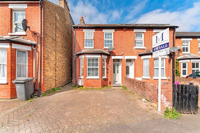 3 Bedroom Semi-Detached House To Rent In Kings Road, Slough, SL1