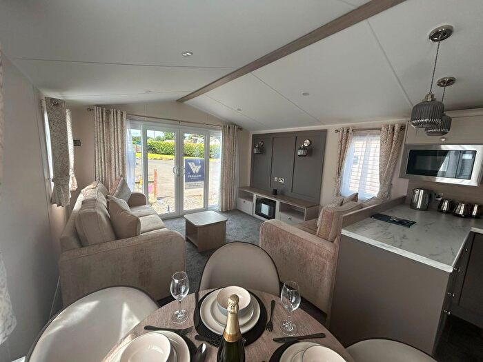 2 Bedroom Park Home For Sale In Townfoot, Ecclefechan, Lockerbie Dumfries Amp; Galloway, DG11