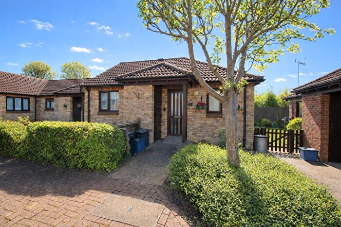 1 Bedroom Bungalow For Sale In Southern Lodge, Harlow, CM19