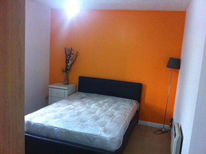 2 Bedroom Flat For Sale In Flat, Honeysuckle Court, Hyacinth Close, Ilford, IG1