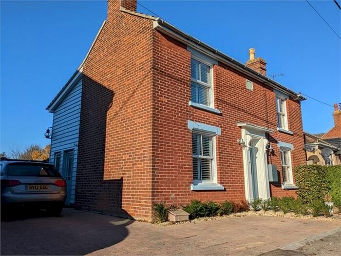 3 Bedroom Detached House To Rent In Churchfields, West Mersea, CO5