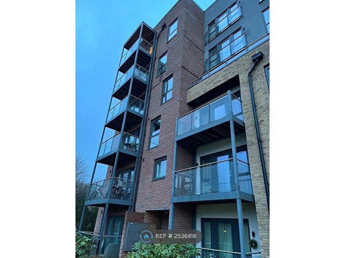 1 Bedroom Flat To Rent In Macro House, Oakgrove, Milton Keynes, MK10