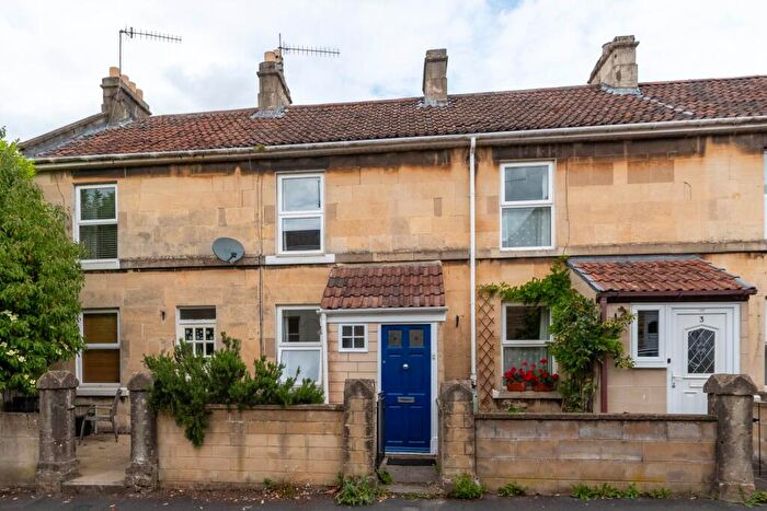 2 Bedroom House To Rent In Southview Road, BA2