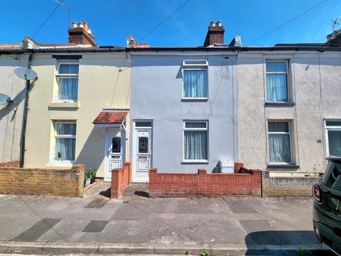 2 Bedroom House To Rent In Zetland Road, Gosport, PO12