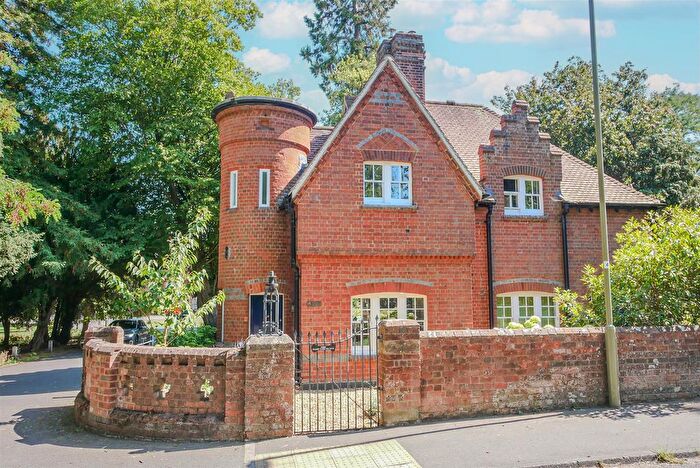 2 Bedroom Semi-Detached House For Sale In Reading Road, Cholsey, OX10