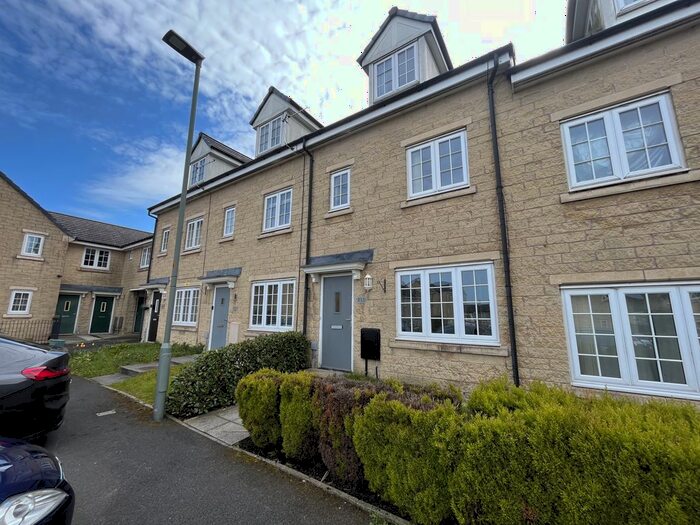 3 Bedroom Town House To Rent In Astbury Chase, Darwen, BB3