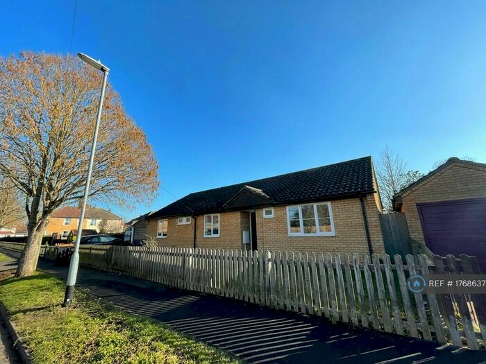 5 Bedroom Bungalow To Rent In Ramsden Square, Cambridge, CB4