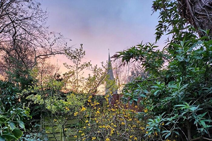 1 Bedroom Flat For Sale In Cliff Terrace, St. John's, SE8