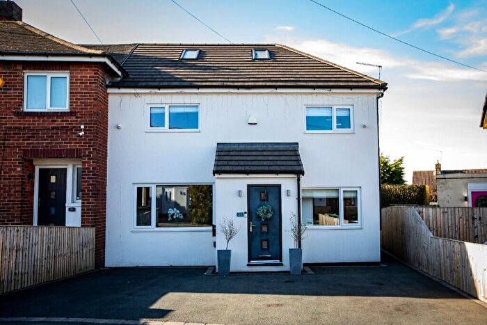 5 Bedroom House For Sale In Markham Crescent, Leeds, LS19