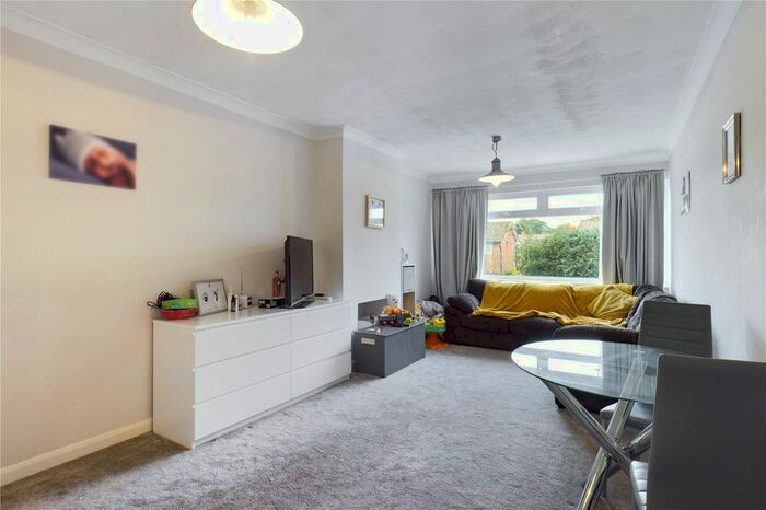 2 Bedroom Flat To Rent In The Old Forge, Heath End Road, Tadley RG26