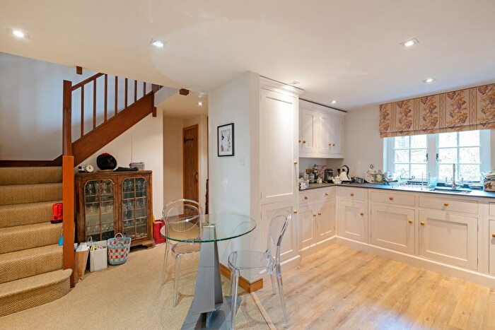 2 Bedroom Cottage To Rent In High Street, Mayfield, TN20