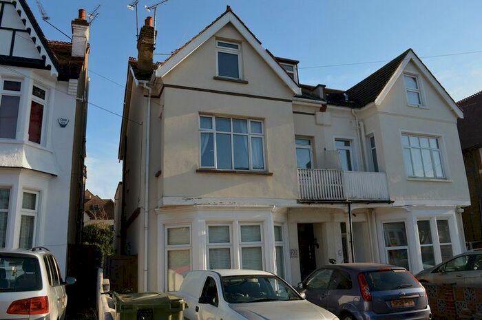 1 Bedroom Flat To Rent In Grosvenor Road, Westcliff-On-Sea, SS0