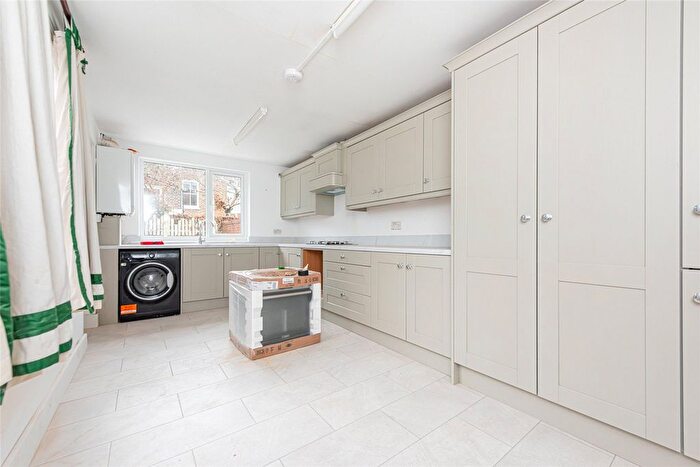 4 Bedroom Terraced House To Rent In Whewell Road, Islington, London, N19