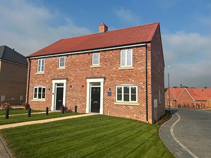 3 Bedroom Semi-detached House For Sale In Wren Gardens, Wrentham, Beccles, NR34