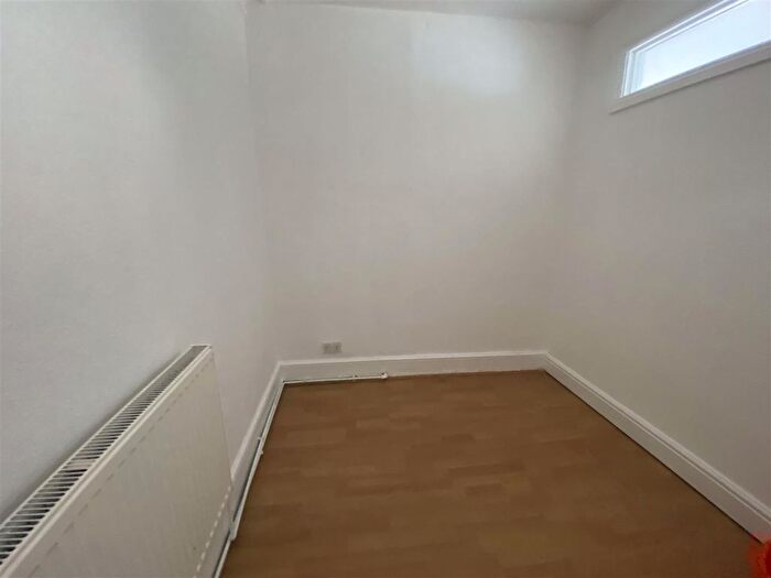 1 Bedroom Flat To Rent In Selsdon Road, South Croydon, CR2