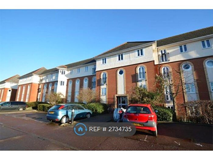 2 Bedroom Flat To Rent In Walsingham Close, Hatfield, AL10