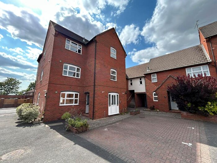 2 Bedroom Apartment For Sale In Elmdene Road, Kenilworth, Warwickshire, CV8