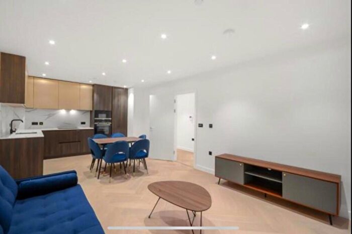 3 Bedroom Flat To Rent In Luxe Tower, Dock Street, E1