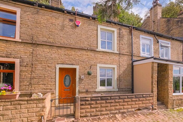2 Bedroom Character Property For Sale In Elland Road, Brighouse, HD6