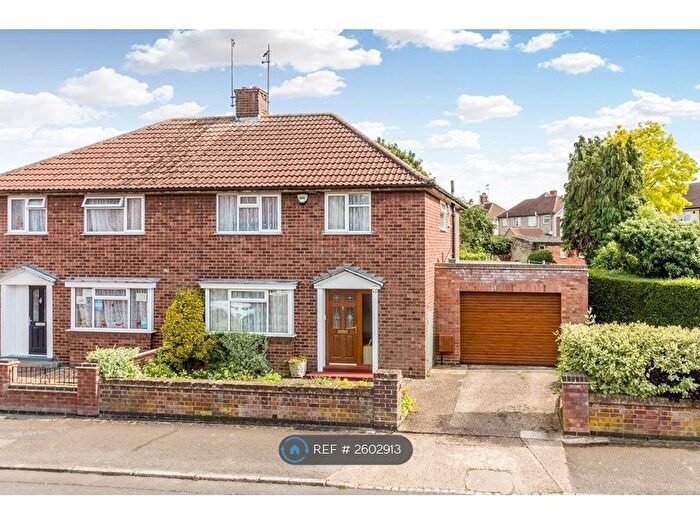 3 Bedroom Semi-Detached House To Rent In Talbot Road, Rushden, NN10